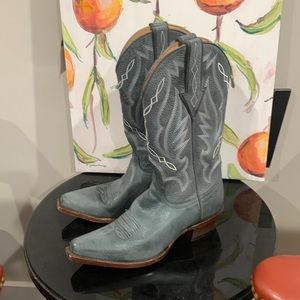 Shyanne cowboy boots 7.5 gray